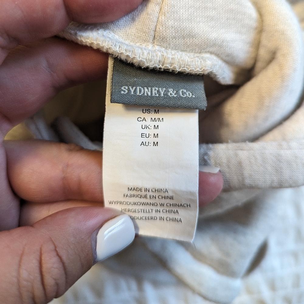 **SOLD** π3/$25π Sydney & Co Dog Pride Hoodie - Picture 4 of 7